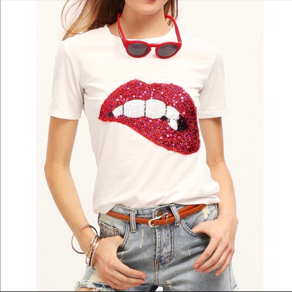 NWT White Graphic Tee with sequin lips graphic-